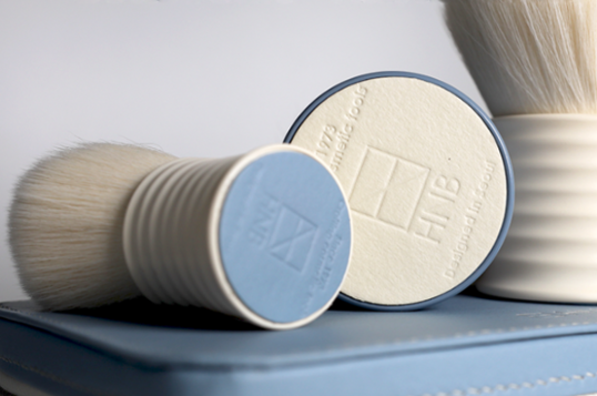 9月18日MakeUp in New York貿(mào)易展中入圍IT獎的化妝品包裝設(shè)計(jì)